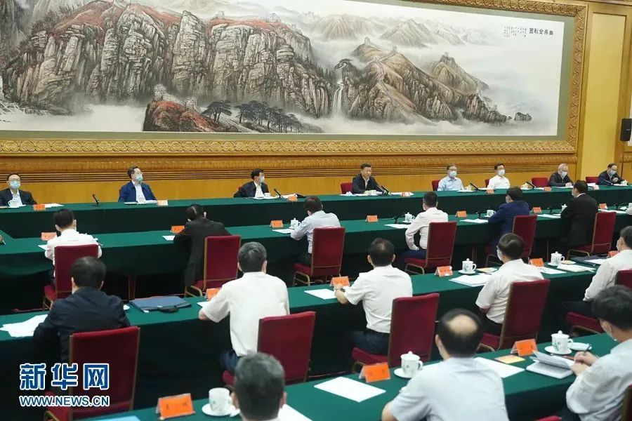 周育先加入企业家座谈会：要弘扬企业家精神，，，，勇于立异，，，，施展好央企的龙头刊行动用