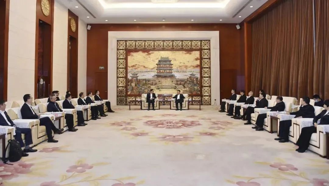 		优德88集团与江西省政府签署战略相助框架协议，，，，周育先见证签约并深入江西企业调研指导_市场绩效_优德88集团有限公司	