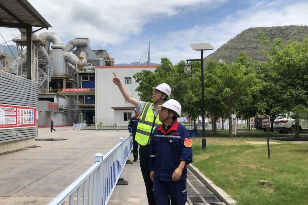 		决战四序度│西南水泥：“党建向导员制”的刷新立异之路_市场绩效_优德88集团有限公司	