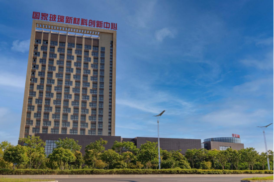 		《中国企业报》两会特殊策划 | 周育先：践行党和政府对国企的要求 打造“国之大材”优异形象_市场绩效_优德88集团有限公司	