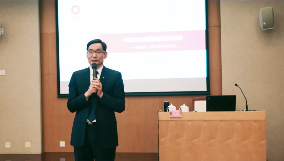 		周育先与中央党校（国家行政学院）副校长（副院长）甄占民举行谈判并为集团第十三期中青班授课_企业培训_优德88集团有限公司	