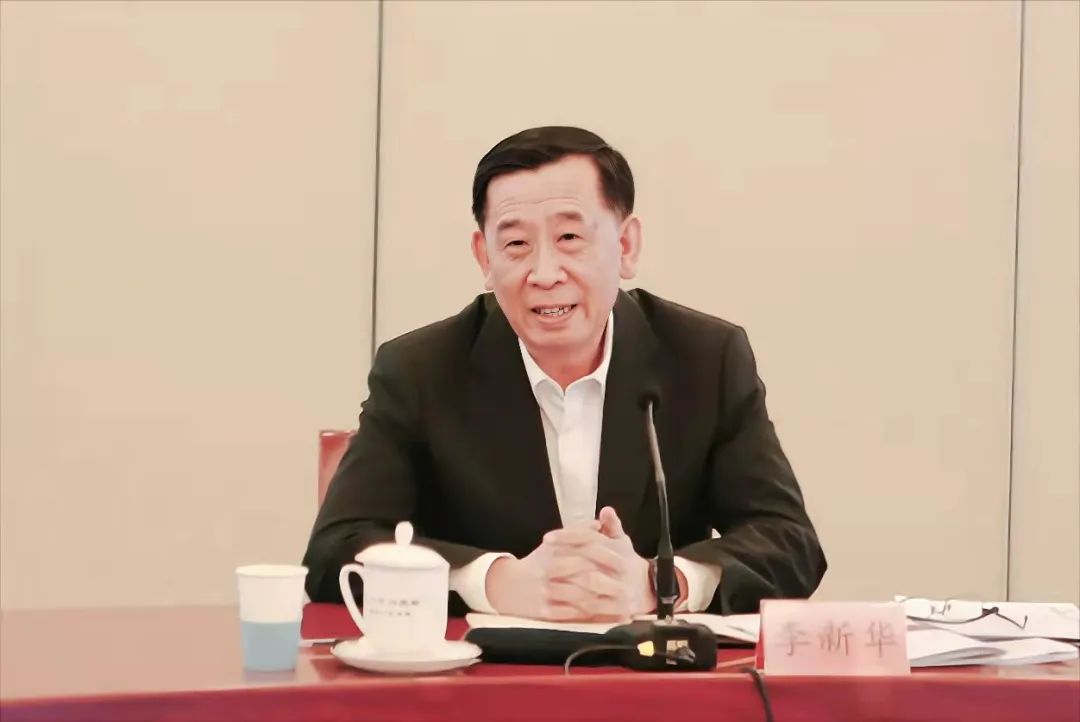 		李新华在中央党校（国家行政学院）与集团第十三期中青班座谈交流_企业培训_优德88集团有限公司	