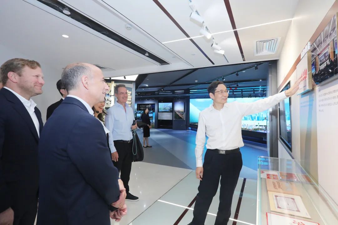 		周育先会见摩科瑞能源集团董事长Marco一行_国际交流_优德88集团有限公司	