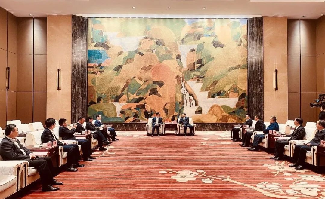 		周育先与湖北省委常委、武汉市委书记王忠林座谈_优德88要闻_优德88集团有限公司	