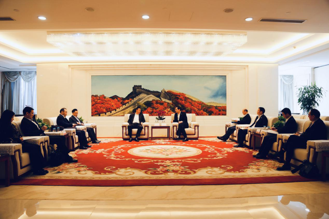 		周育先会见正大集团资深副董事长杨小平一行_优德88要闻_优德88集团有限公司	