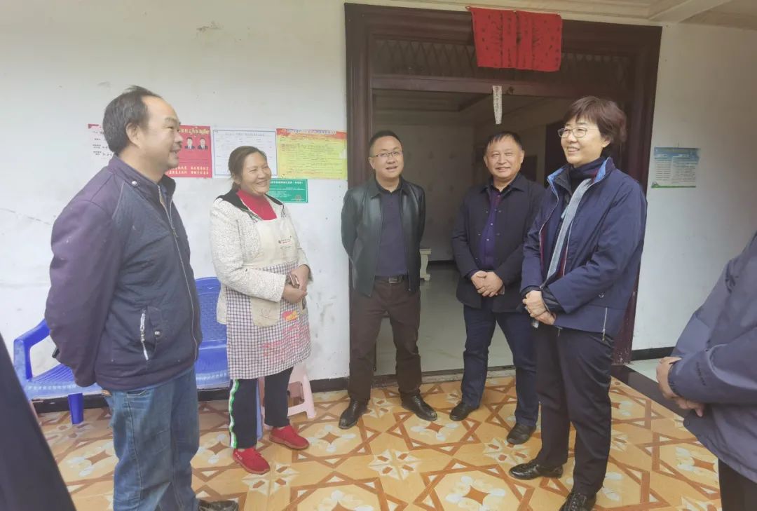 		孙力实一行到云南昭通集团扶贫点实地调研_优德88要闻_优德88集团有限公司	