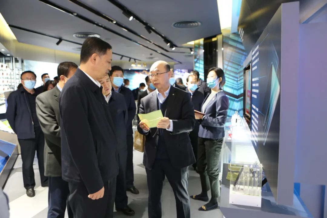 		曹江林与山西省副省长卢东亮谈判_幻灯片_优德88集团有限公司	