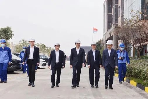 		周育先到四川部分企业调研指导事情_优德88要闻_优德88集团有限公司	