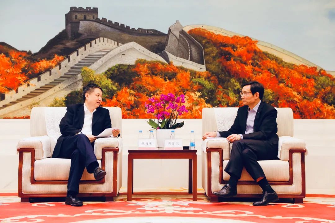 		周育先会见华电集团董事长温枢刚_优德88要闻_优德88集团有限公司	