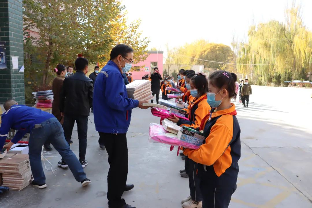 		办实事 暖人心 | 天山股份：实干惠民的答卷人_故事_优德88集团有限公司	
