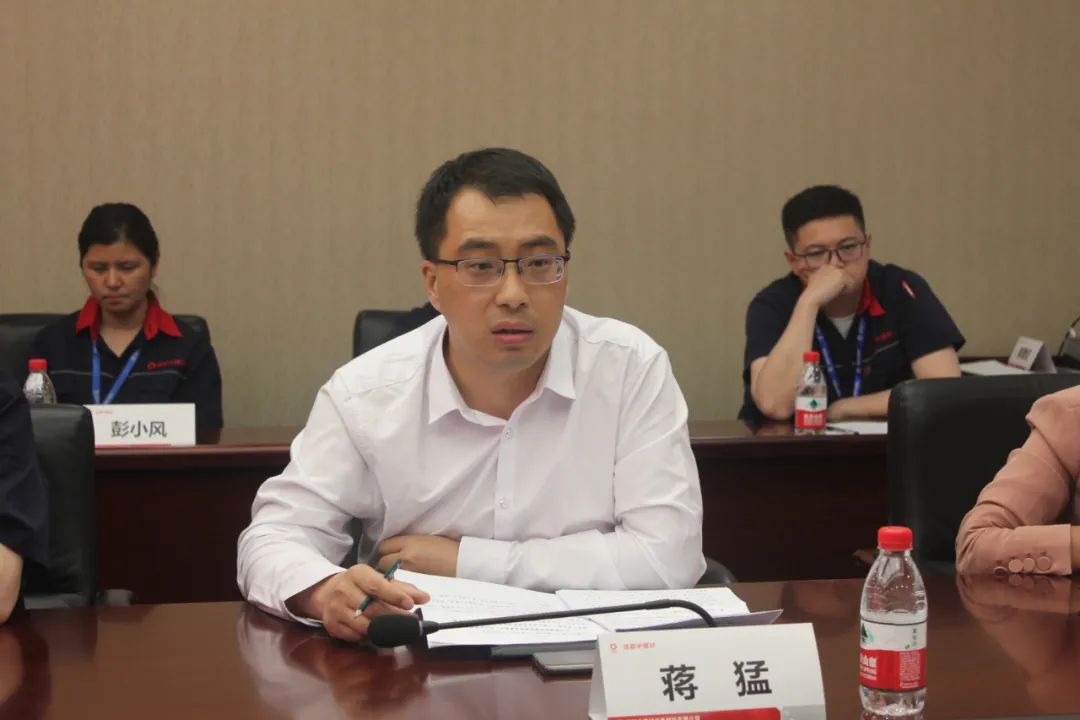 		最美建材人 | 成都中建材蒋猛：不当副教授，，，，，，投身中建材的手艺领武士_人物_优德88集团有限公司	