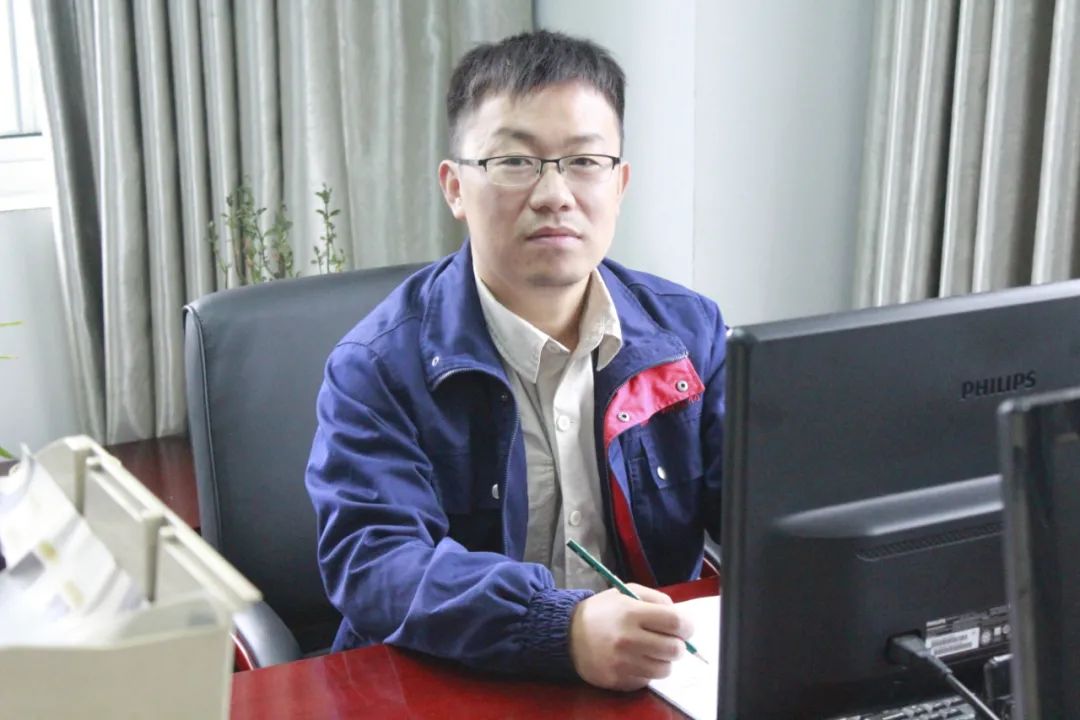 		最美建材人 |中复丽宝第杨凯：善于解决问题的“多面手”_人物_优德88集团有限公司	