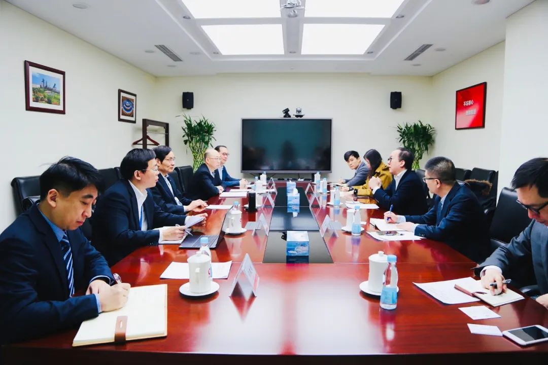 		周育先会见澳门湾峰董事长马志刚一行_国际交流_优德88集团有限公司	