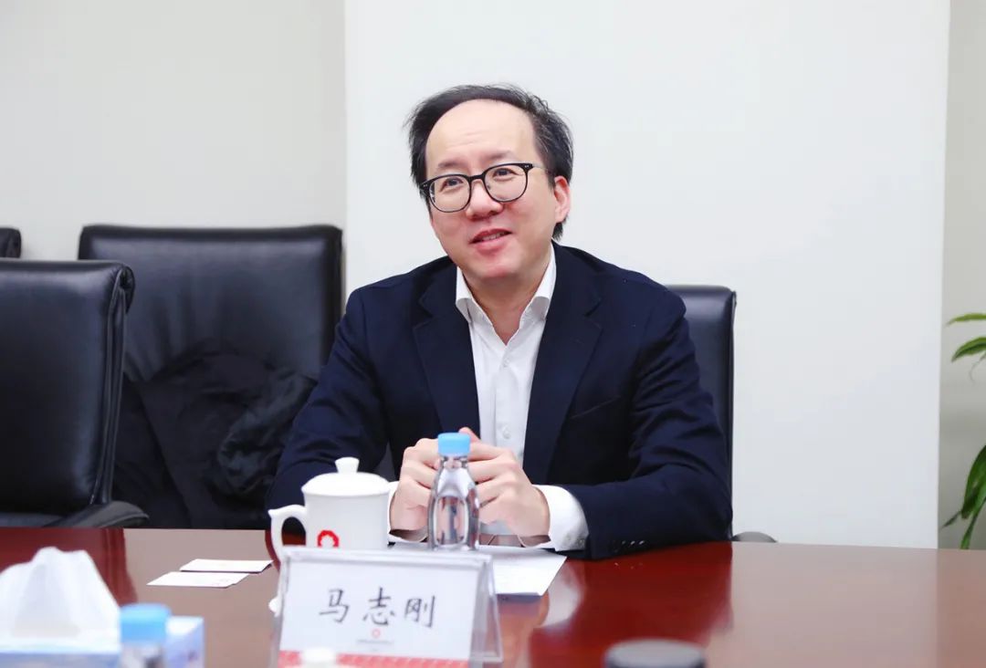 		周育先会见澳门湾峰董事长马志刚一行_国际交流_优德88集团有限公司	