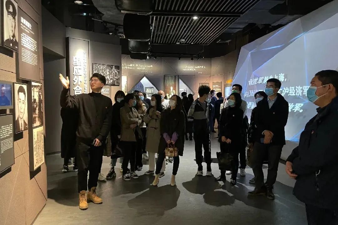 		优德88工程集团开展“祭祀英烈 重温党史”主题运动_学习动态_优德88集团有限公司	