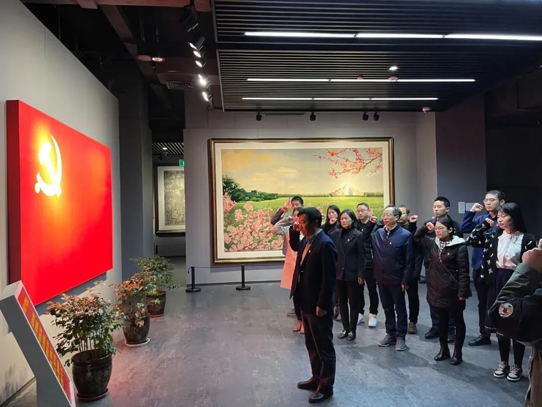 		优德88工程集团开展“祭祀英烈 重温党史”主题运动_学习动态_优德88集团有限公司	