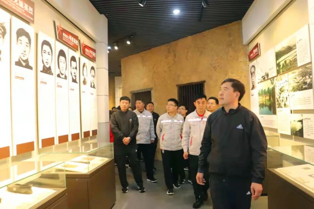 		第14站 | 优德88集团“健跑百年路 斗争新征程”（大别山革命纪念地站）在河南乐成举行_企业动态_优德88集团有限公司	