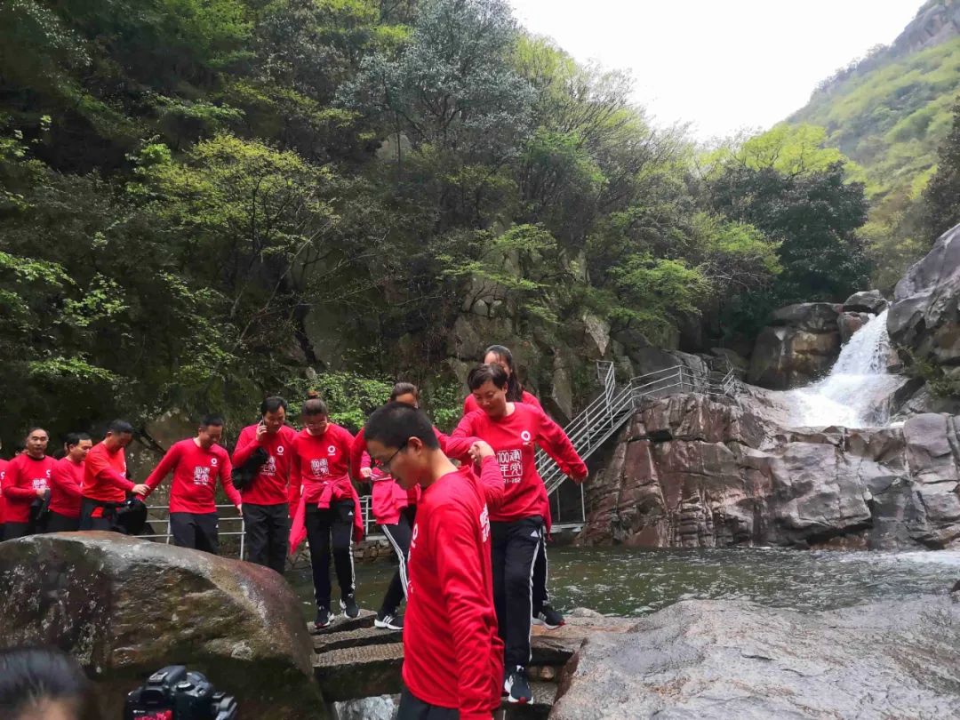 		第14站 | 优德88集团“健跑百年路 斗争新征程”（大别山革命纪念地站）在河南乐成举行_企业动态_优德88集团有限公司	