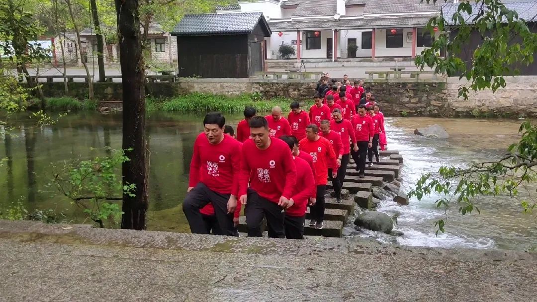		第14站 | 优德88集团“健跑百年路 斗争新征程”（大别山革命纪念地站）在河南乐成举行_企业动态_优德88集团有限公司	