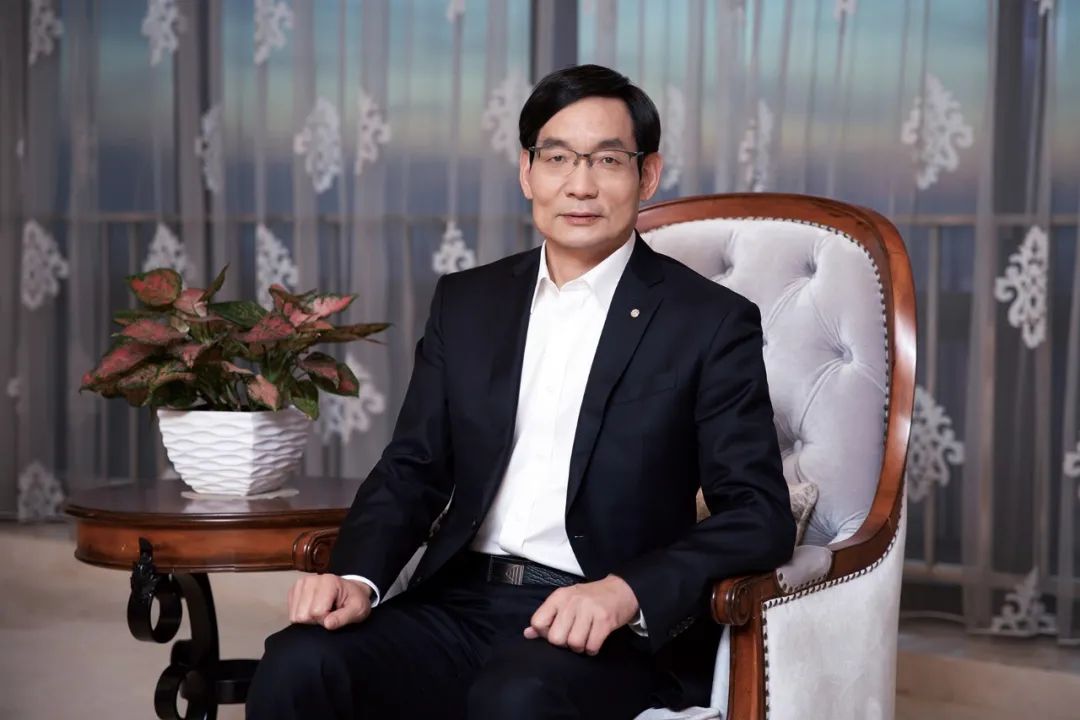 		《英才杂志》专访周育先 | 优德88集团正在走向一条立异之路_责任撒播_优德88集团有限公司	