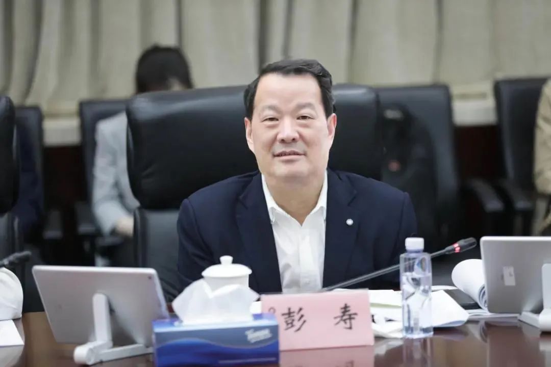 		周育先出席中国工程院“信息显示要害质料生长战略研究”重点战略咨询项目启动会并致辞_优德88要闻_优德88集团有限公司	