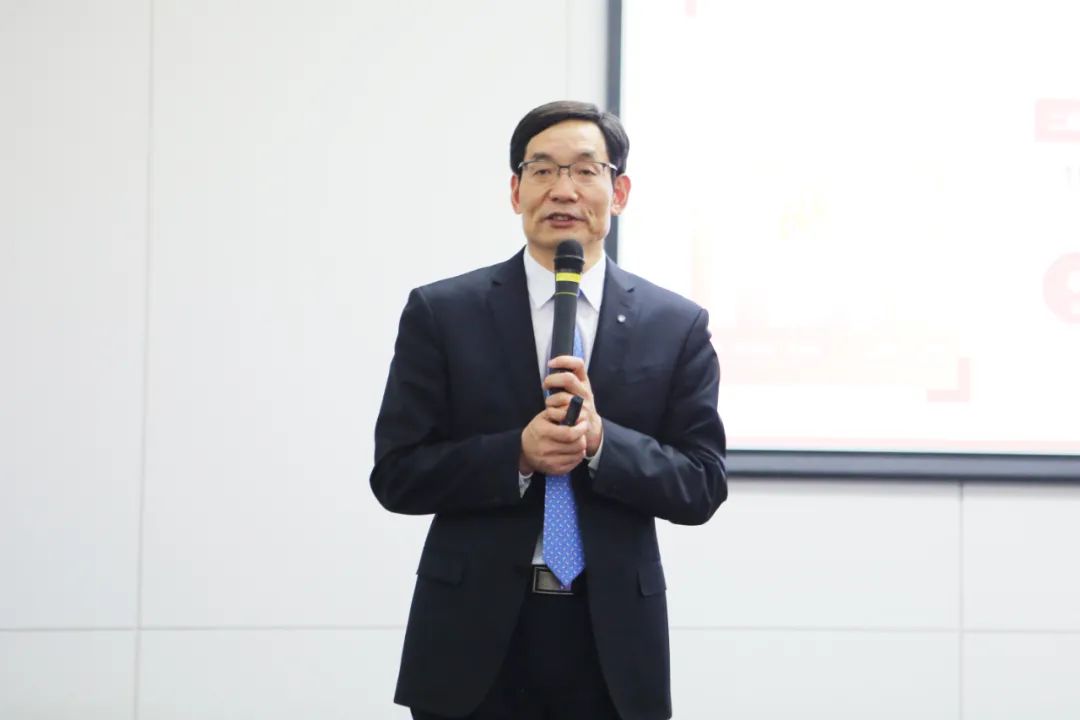 		周育先为集团第十一期中青班授课_优德88要闻_优德88集团有限公司	