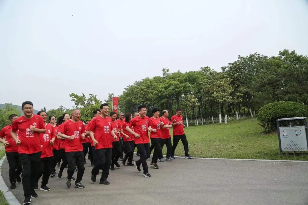 		第66站 | 优德88集团“健跑百年路 斗争新征程”（淮海战争义士纪念塔站）运动在江苏徐州乐成举行_企业动态_优德88集团有限公司	