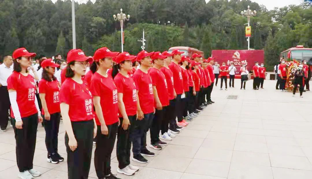 		党旗百年红，，，，让我们追随媒体脚步“随机”走访企业 | 附视频_责任与文化_优德88集团有限公司	