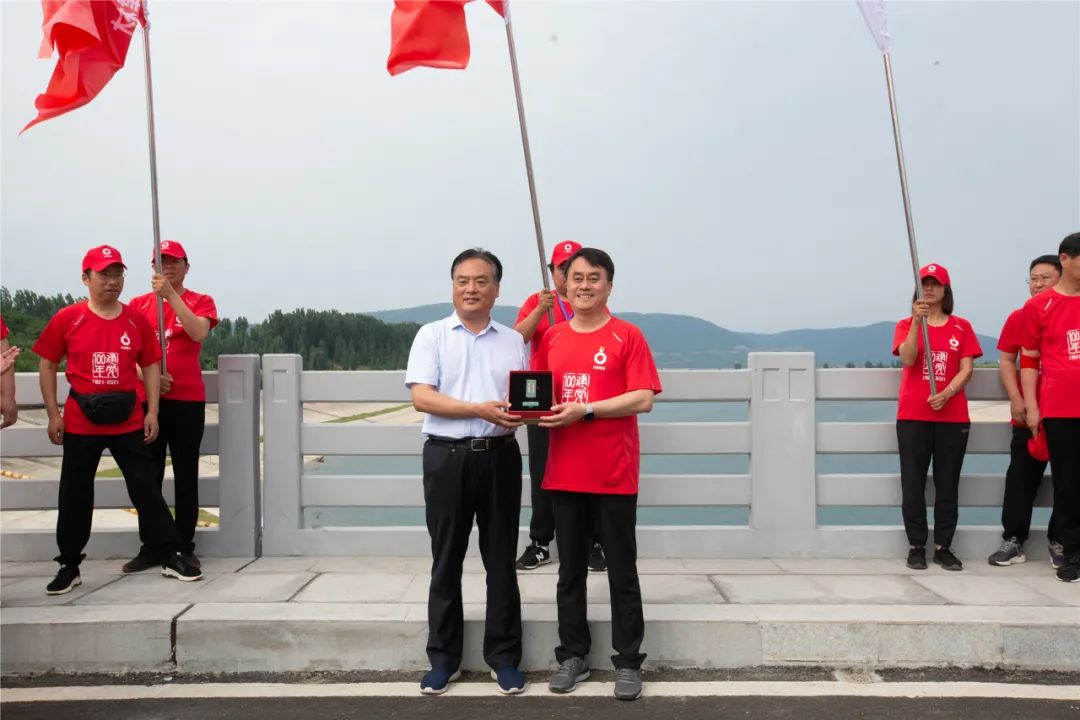 		第84站 | 优德88集团“健跑百年路 斗争新征程”（南水北调中线渠首站）运动在河南南阳乐成举行_企业动态_优德88集团有限公司	