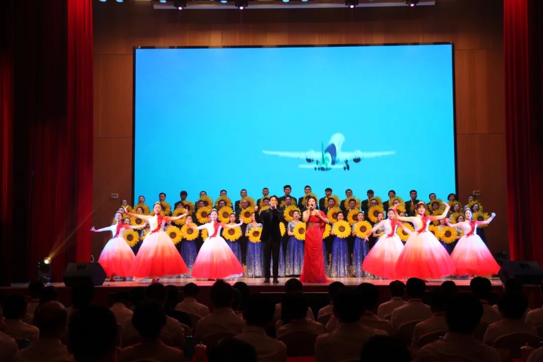 		优德88集团庆祝建党100周年“两优一先”表扬大会暨“党建事情品牌”宣布会盛大召开_要闻_优德88集团有限公司	