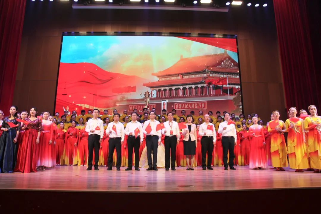 		优德88集团庆祝建党100周年“两优一先”表扬大会暨“党建事情品牌”宣布会盛大召开_要闻_优德88集团有限公司	