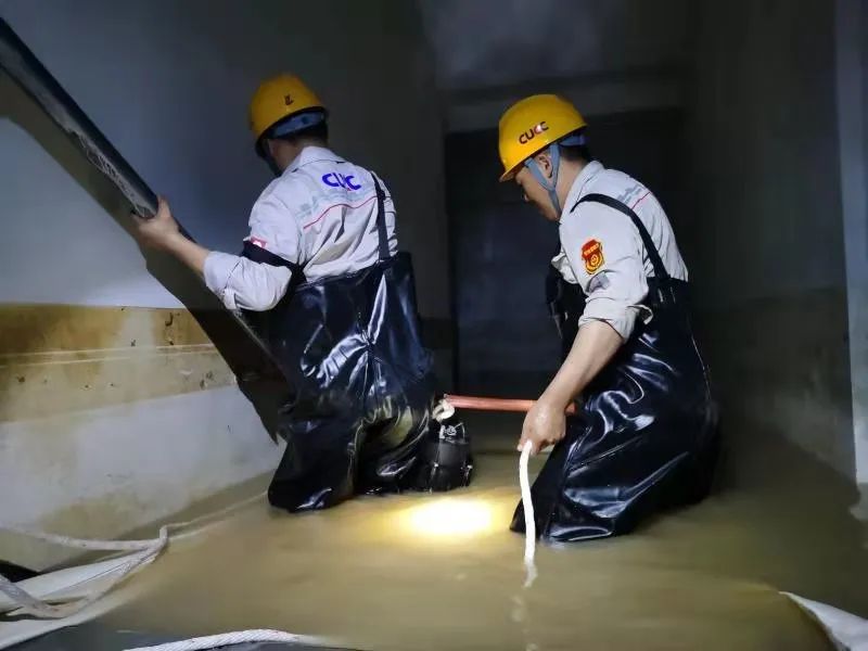 		一直“豫”你在一起，，，优德88集团抗洪救援一直歇！_图片_优德88集团有限公司	