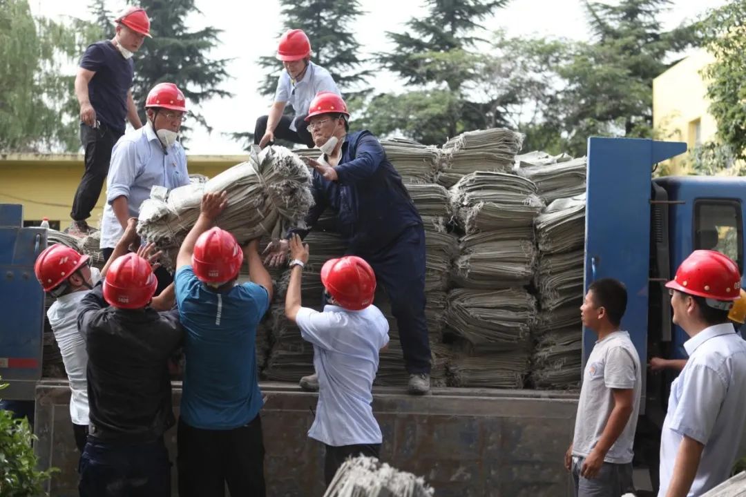 		一直“豫”你在一起，，，优德88集团抗洪救援一直歇！_图片_优德88集团有限公司	