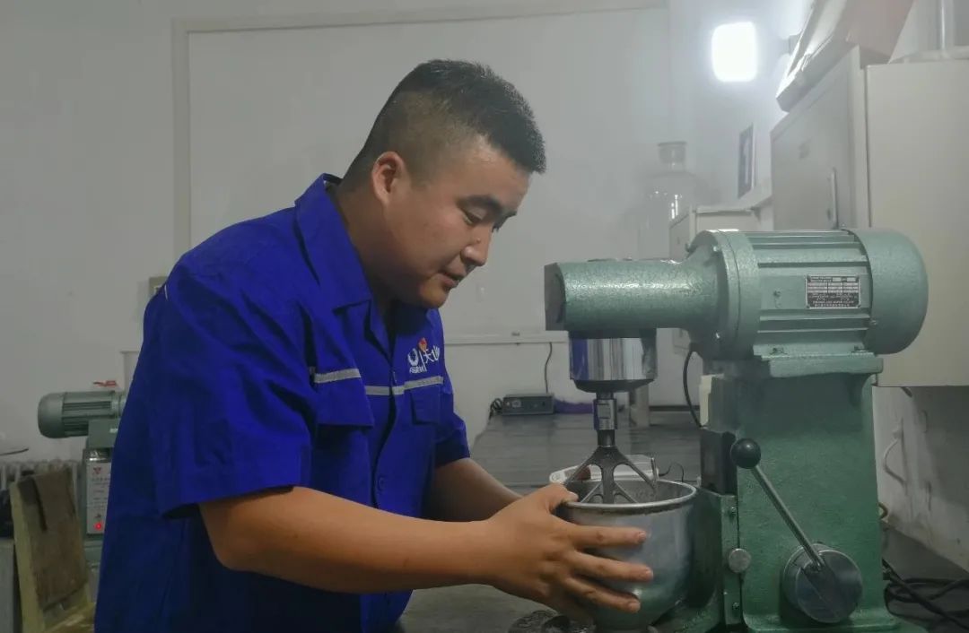 		最美建材人 | 天山水泥李江涛：用阳光起劲的心态面临生涯与事情_最美建材人_优德88集团有限公司	
