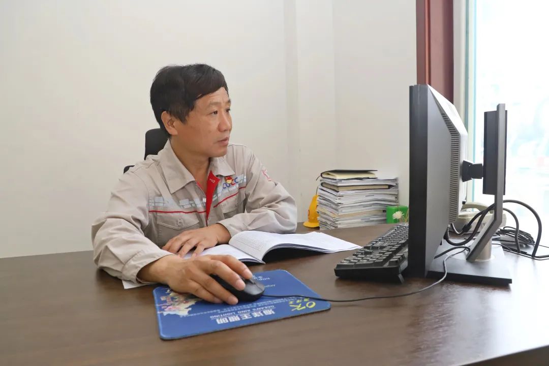 		学习先进模范 | 徐州中联程光新：专心探索党务事情新途径，，，，，，扎实推动支部建设周全过硬_历史长廊_优德88集团有限公司	