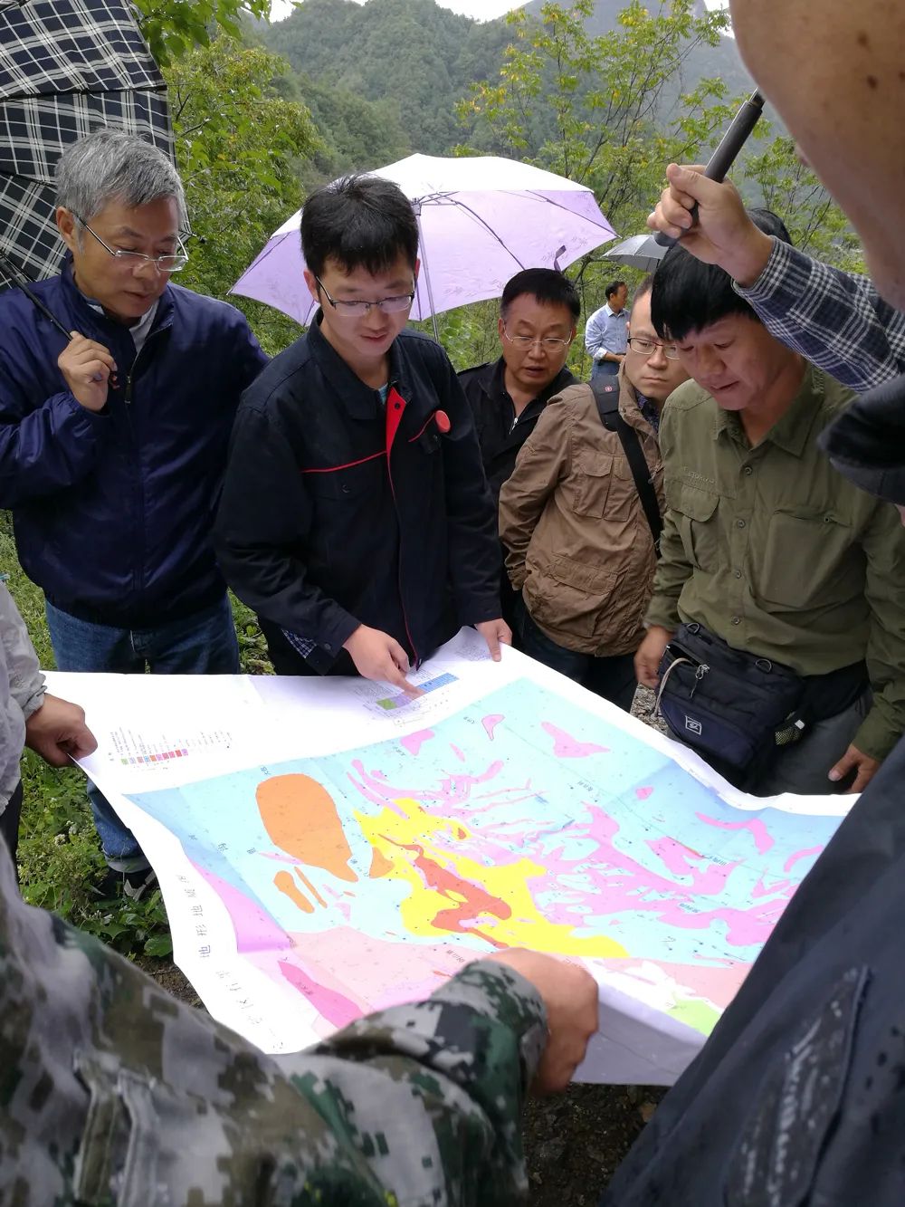 		最美建材人 | 地勘中心四川总队高显忠：扎根野外一线13年 为地勘事业作孝顺_故事_优德88集团有限公司	