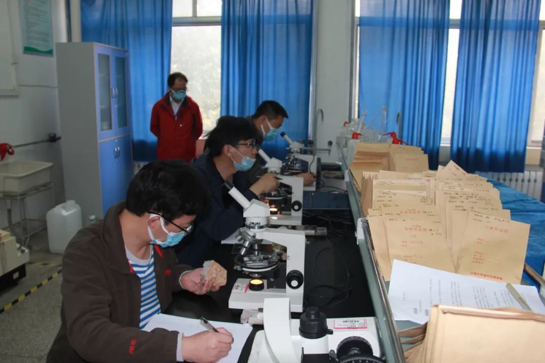 		最美建材人 | 地勘中心四川总队高显忠：扎根野外一线13年 为地勘事业作孝顺_故事_优德88集团有限公司	