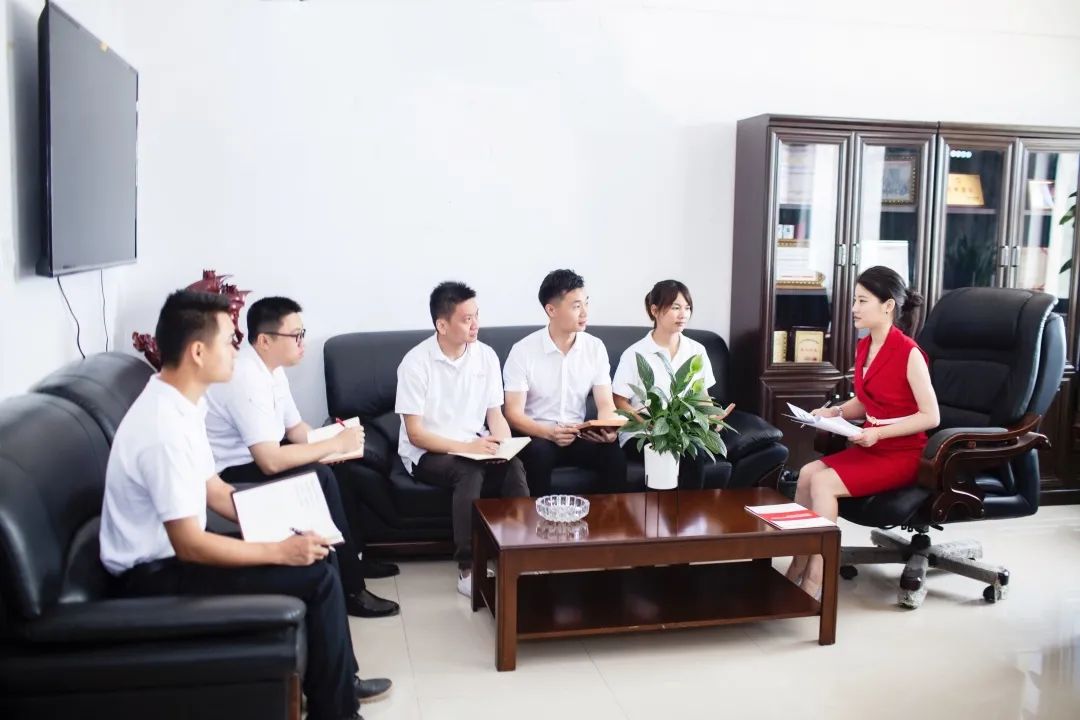 		最美建材人 | 湖南株洲南方新质料王芳：在“跨界”的职业生涯中留下一起芳香 ?_最美建材人_优德88集团有限公司	