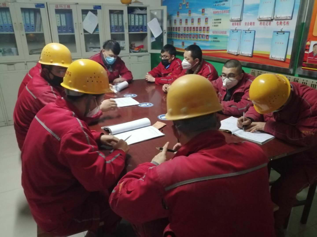 		最美建材人 | 乌海赛马水泥杨威：事情中创先争优，，生涯中孝老爱幼_最美建材人_优德88集团有限公司	