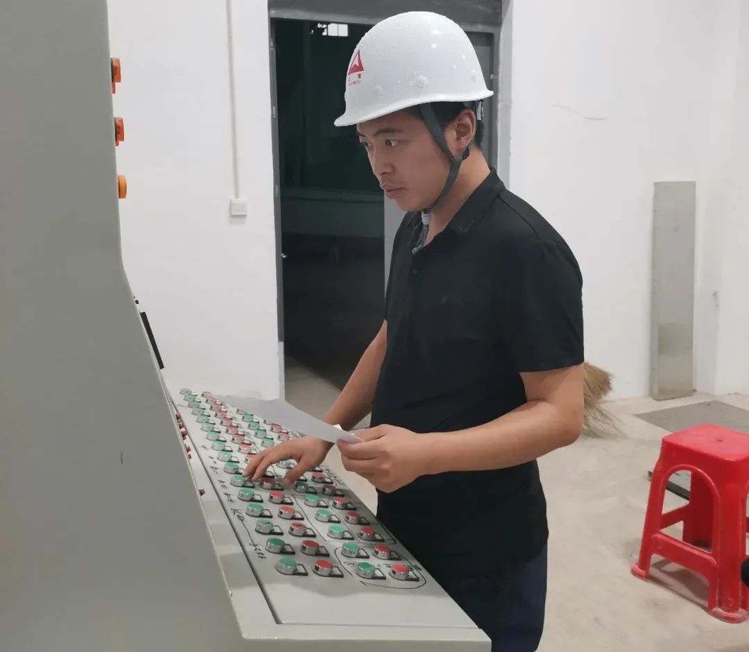		最美建材人 | 中材科技苏非有限刘文杰：通俗岗位的忠诚“硬汉”_最美建材人_优德88集团有限公司	