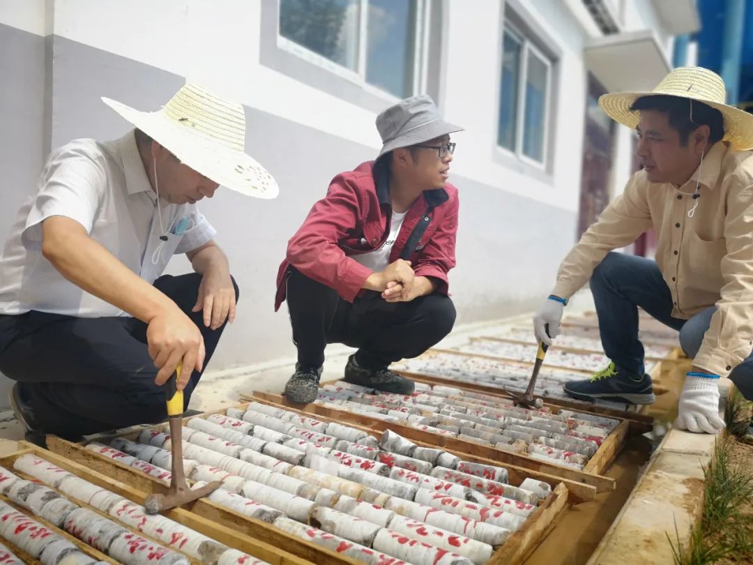 		最美建材人 | 安徽总队郑明辉：新时代地质达人_人物_优德88集团有限公司	