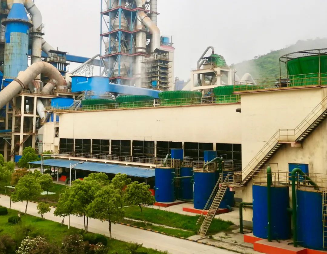 		周育先加入优德88联合会会向导第二次专题办公会暨建材碳委会事情聚会，，，共商推进低碳绿色转型_幻灯片_优德88集团有限公司	