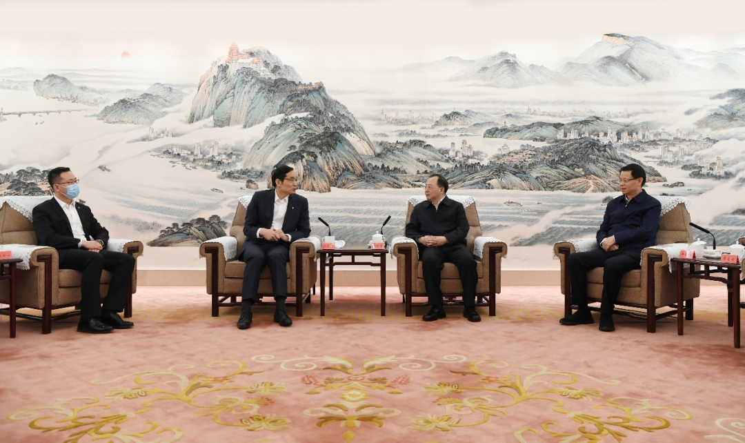 		周育先拜会江苏省委向导，，双方签约战略相助协议_优德88要闻_优德88集团有限公司	