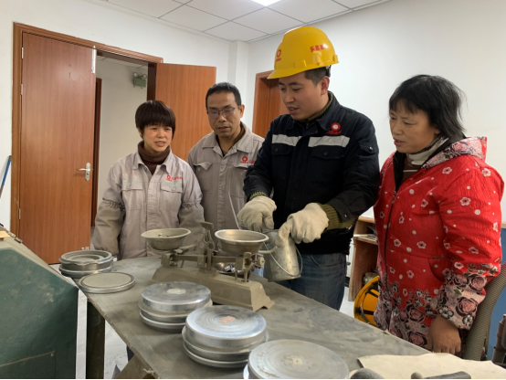 		最美建材人 | 乐昌中建材巩鹏：字斟句酌的质量“把关人”_人物_优德88集团有限公司	