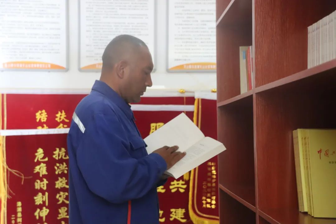 		最美建材人 | 洛浦天山艾力??麦提如则：昆仑山下闪闪石榴红_人物_优德88集团有限公司	