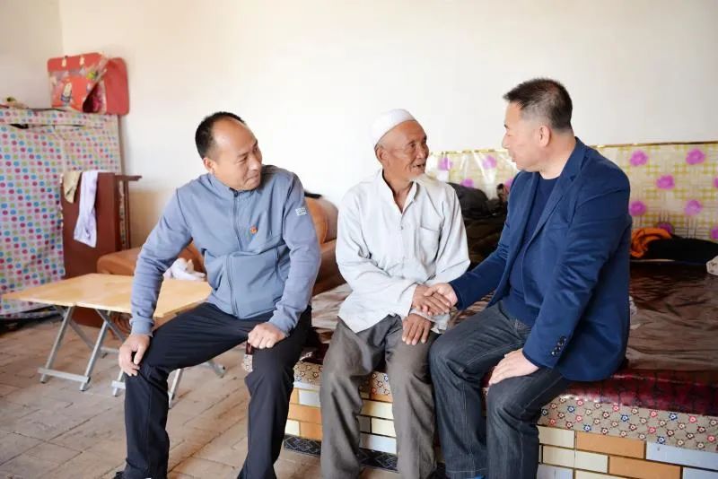 		新书推荐 | 《优德88扶贫足迹》优德88扶贫干部第一人称手记_责任与文化_优德88集团有限公司	