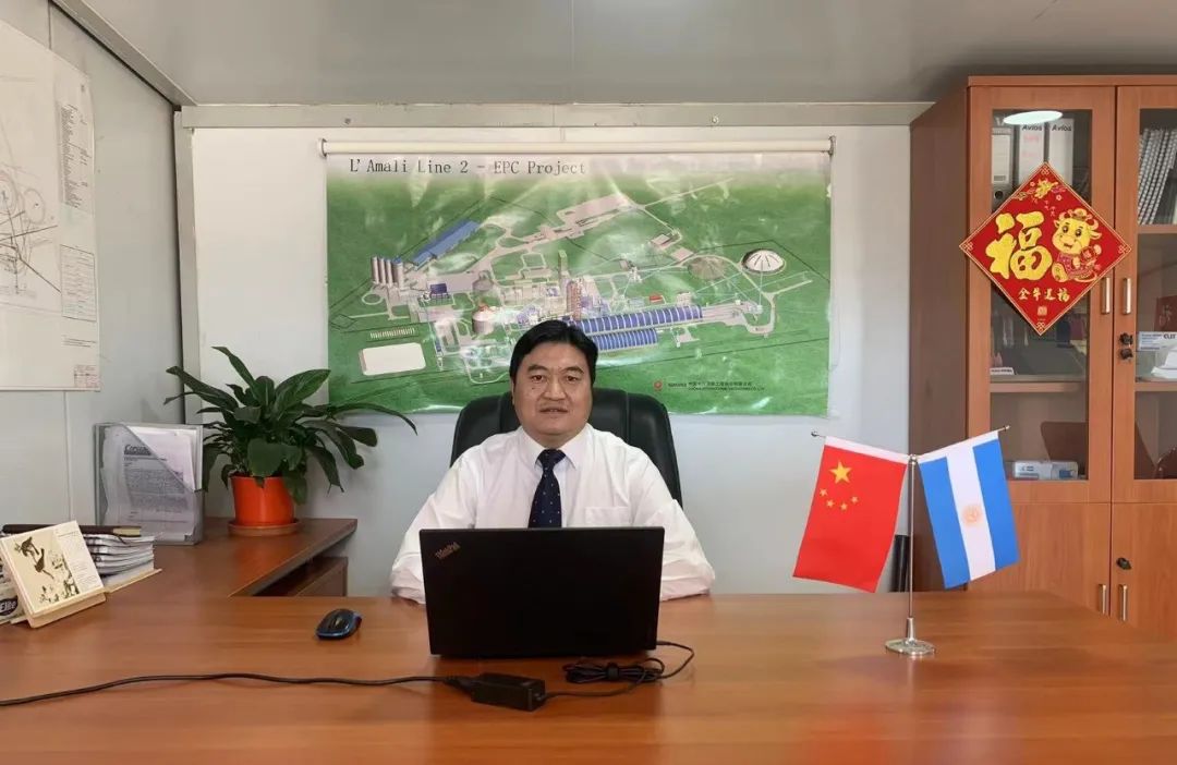 		外洋员工故事│双肩勇挑千斤担，，，，，，一心满怀万丈情_人物_优德88集团有限公司	
