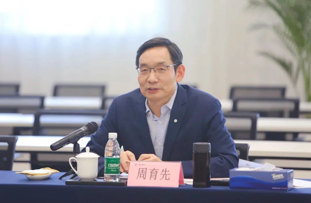 		周育先春节时代到泰山玻纤、泰山石膏慰问调研_幻灯片_优德88集团有限公司	