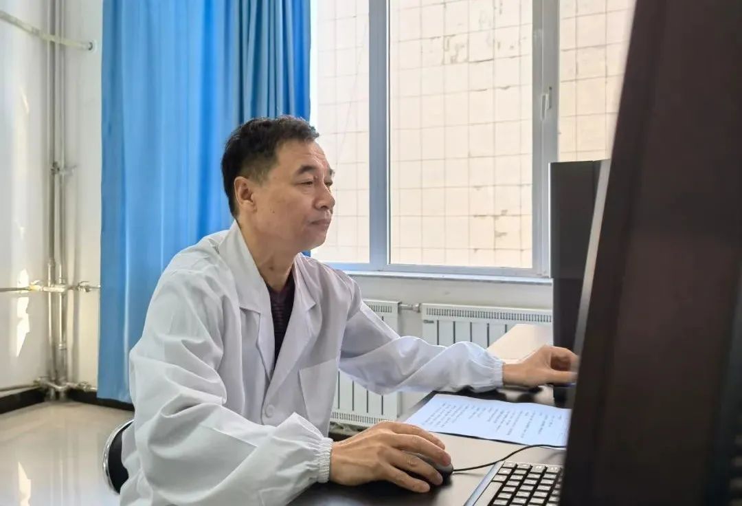 		最美科研先锋 | 执着坚守几十载，，，，，专心干好一件事_人物_优德88集团有限公司	