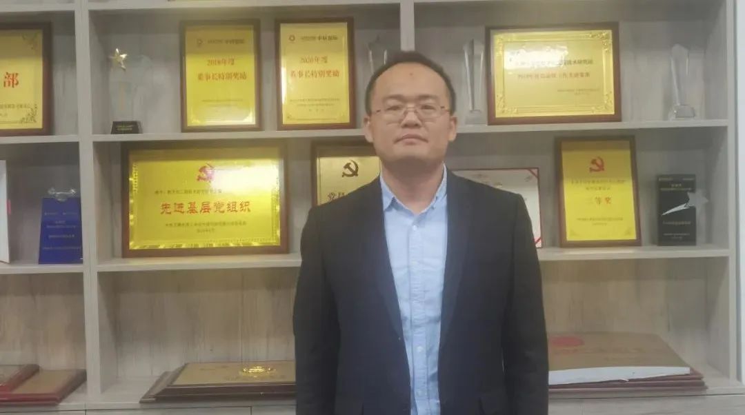 		最美科研先锋 | 天津水泥院胡亚东：数字化转型领跑者_人物_优德88集团有限公司	